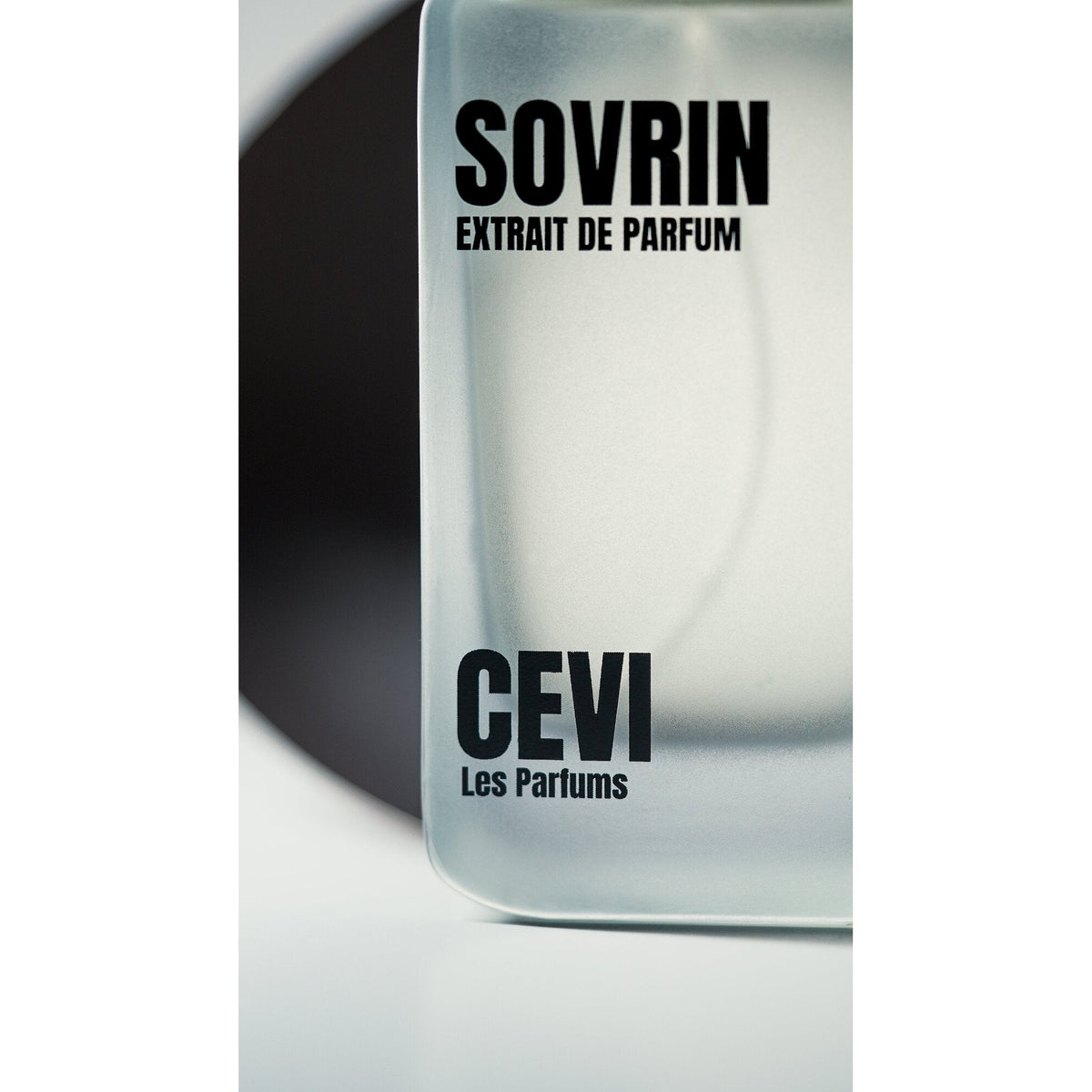 Close-up of the Sovrin Extrait de Parfum label on the frosted glass Cevi Les Parfums bottle | Nuxa Scents